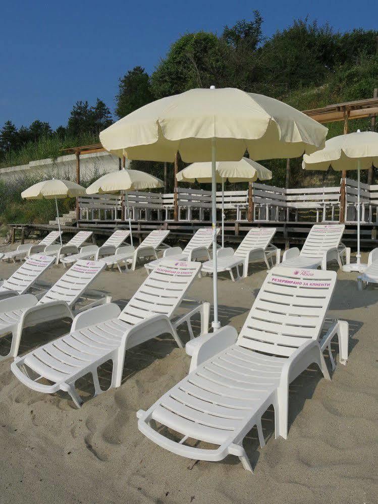 Albizia Beach Hotel Warna Exterior foto