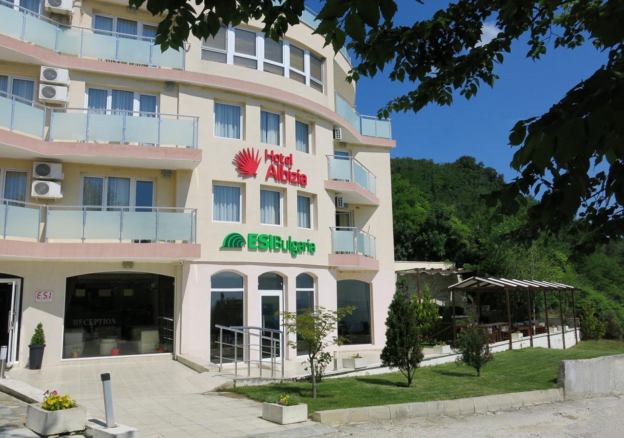 Albizia Beach Hotel Warna Exterior foto