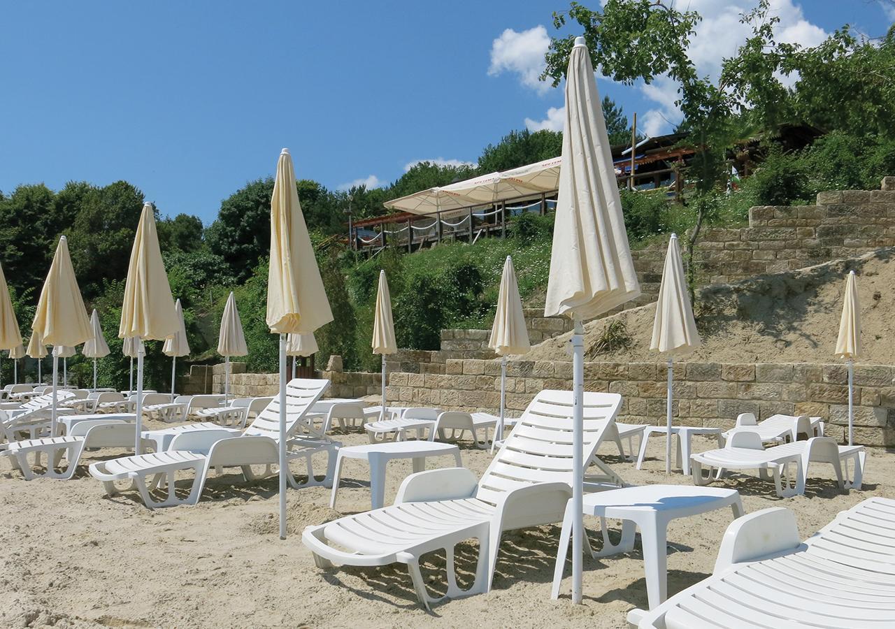 Albizia Beach Hotel Warna Exterior foto