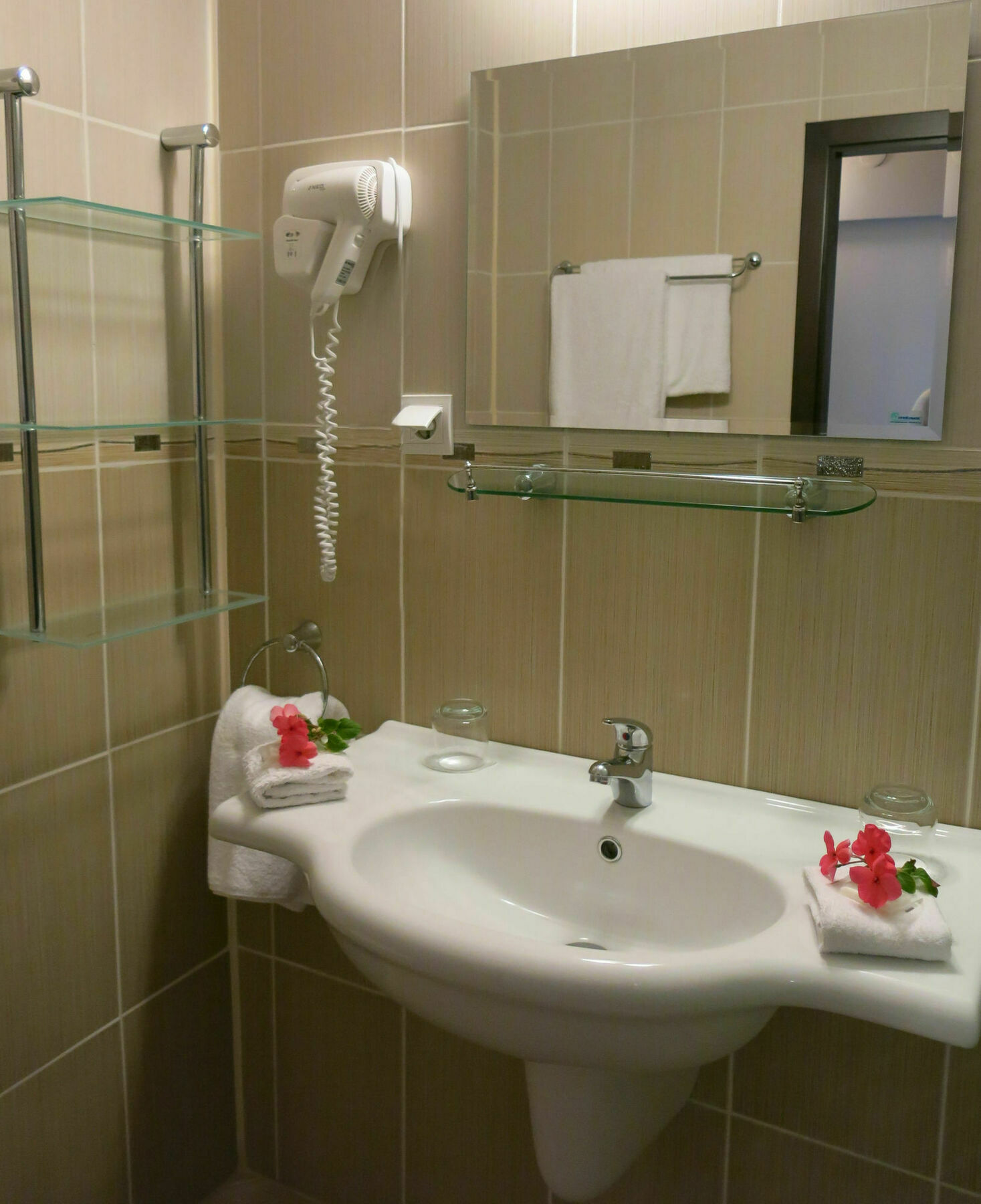 Albizia Beach Hotel Warna Exterior foto
